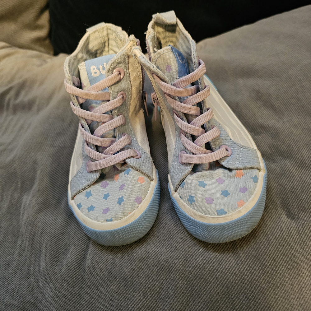Stylish Kids Sneakers with Pastel Accents